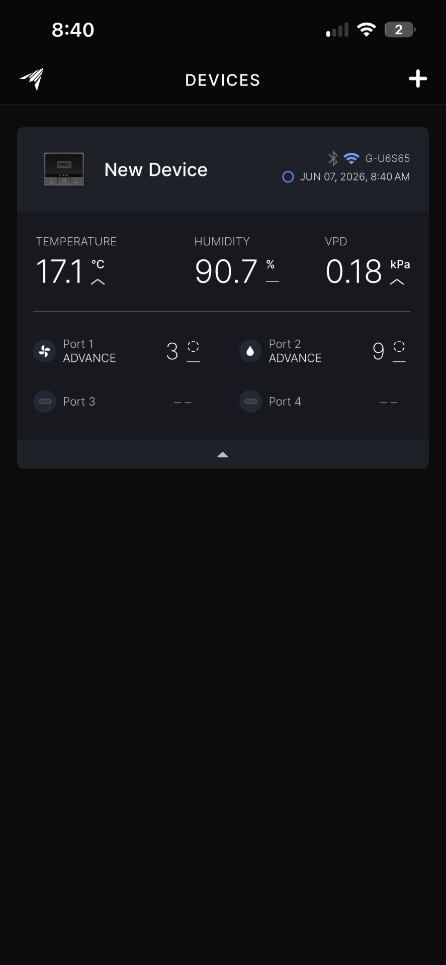 Mobile app dashboard showing live temperature, humidity, and VPD readings from our grow tent environmental controller